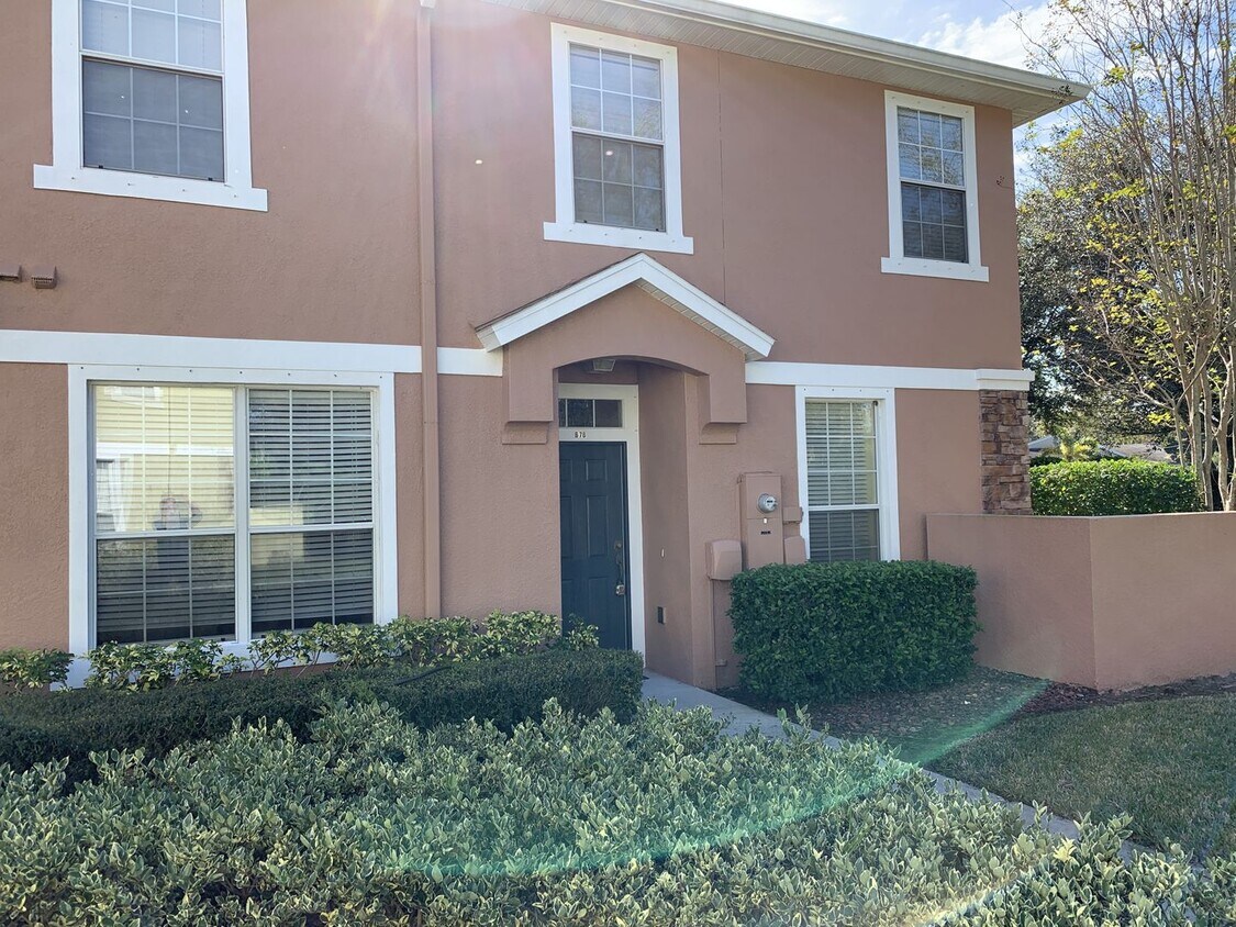 Primary Photo - Spacious 3br 2.5ba Townhome in North Saint...