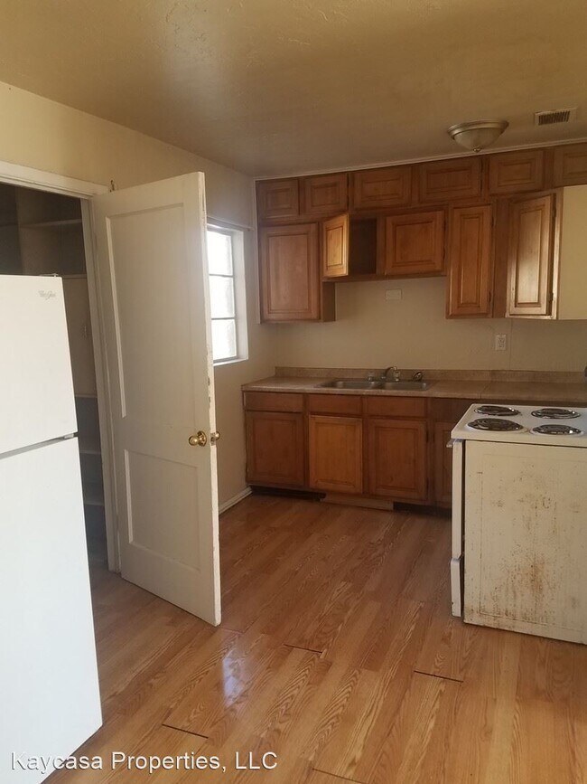 Building Photo - 3 br, 1 bath House - 1109 Lees Drives