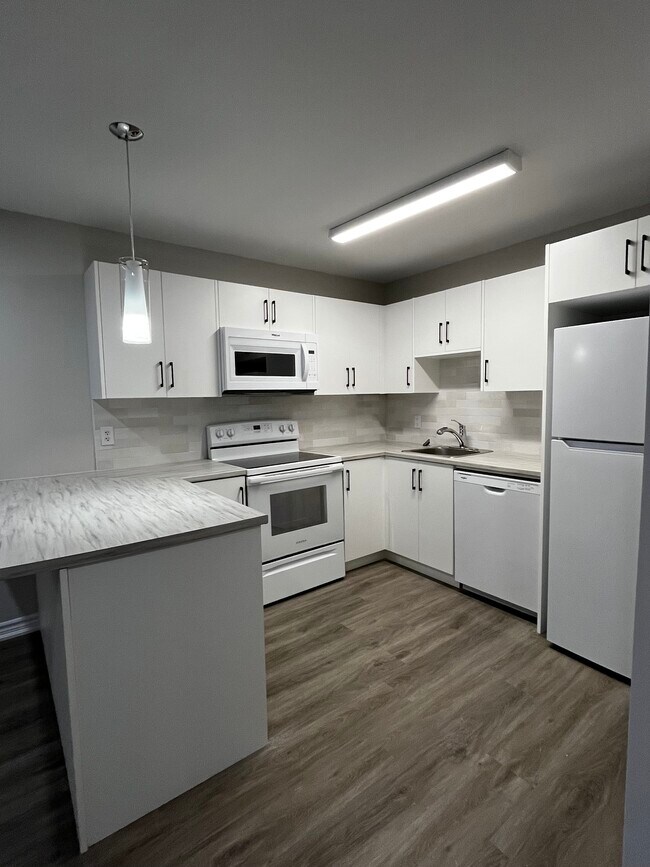 Photo du bâtiment - SPACIOUS TWO BEDROOM APARTMENT AVAILABLE IN DARTMOUTH