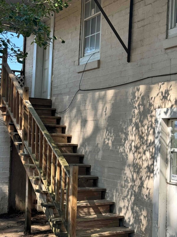 Building Photo - 305 Lawrence St