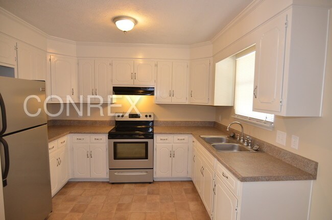 Foto del edificio - 3303 Old Camp Long Rd