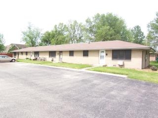 Foto principal - 245-255 W Elm St