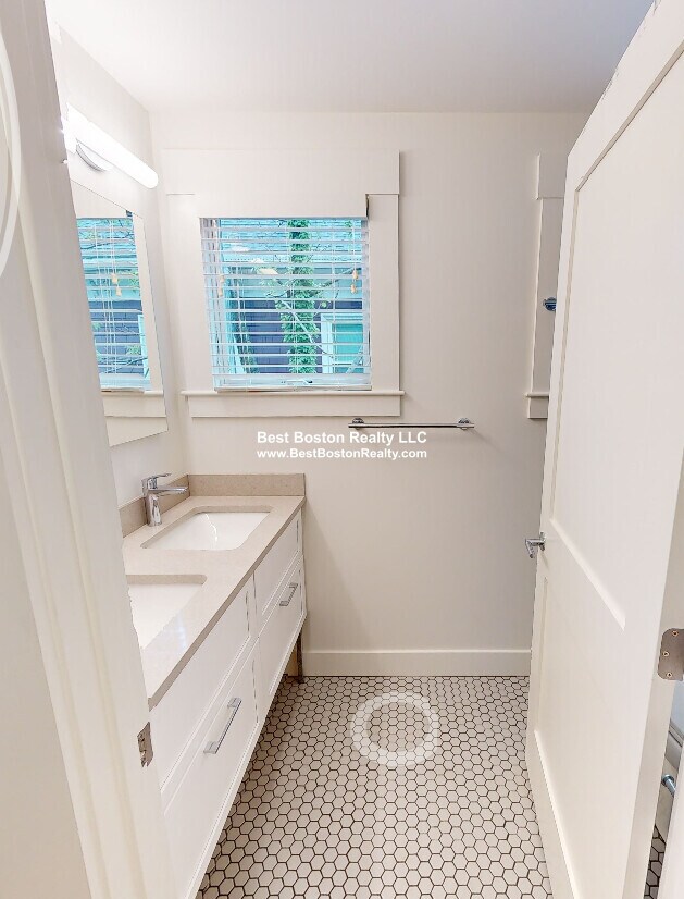 Foto del edificio - 208-210 Banks St. Unit 2