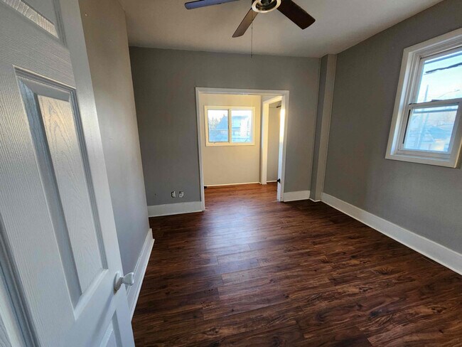 Building Photo - 1231 Congress St