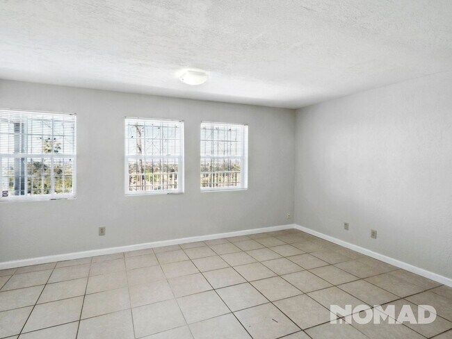 Building Photo - 6636 Outlook Ave