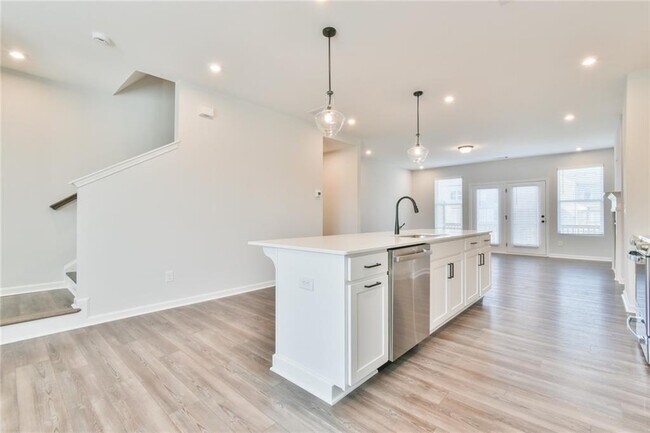 Building Photo - 2685 Whistler Wy NE