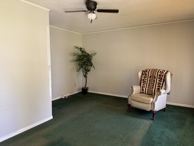 Foto del edificio - 325 Caudill Rd