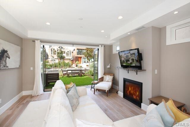 Foto del edificio - 606 Marigold Ave