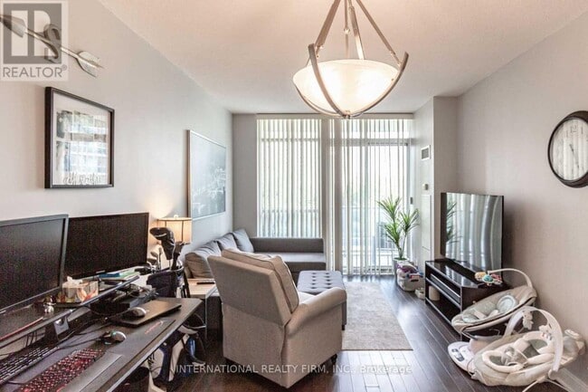 Building Photo - 80 Absolute Ave