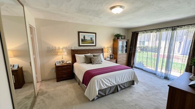 Foto del edificio - Spacious 3-Bedroom Townhome with 2-Car Garage & Community Pool Access