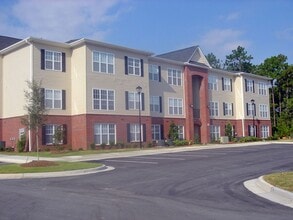 Building Photo - 2808 Bloomfield Ln