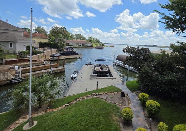 Foto del edificio - 9260 Deepwater Dr