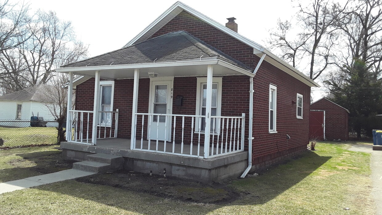 819 E Battell St, Mishawaka, IN 46545 House Rental in Mishawaka, IN