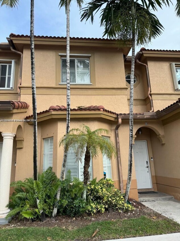 Foto principal - 8501 NW 107th Ct