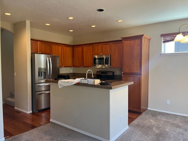Foto del edificio - Beautiful 4BD + Den | 2.5BA | Single Family Home | Orenco Gardens Neighborhood