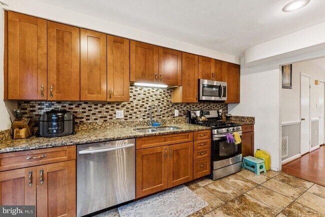 Foto del edificio - 14430 Bakersfield Ct