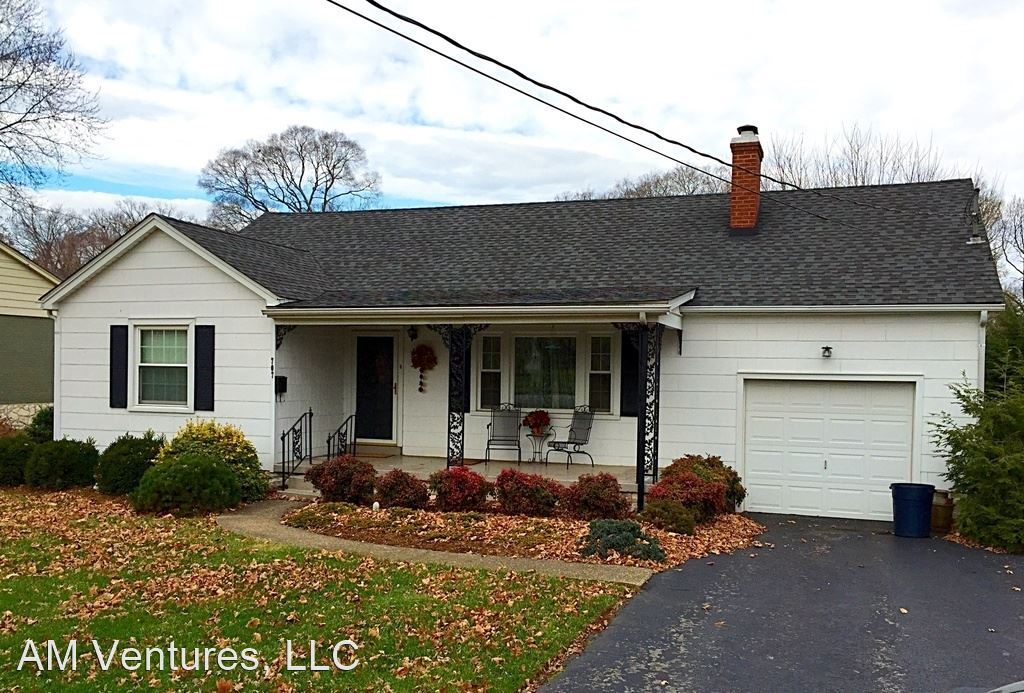 2 br, 1 bath House 707 Covington Street House Rental in Bowling