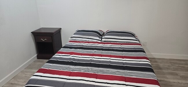 Building Photo - 551 Albatross Dr