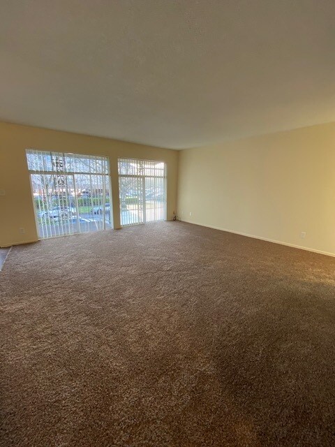 Foto del edificio - Beautiful 2 Bed 1 Bath Available Now