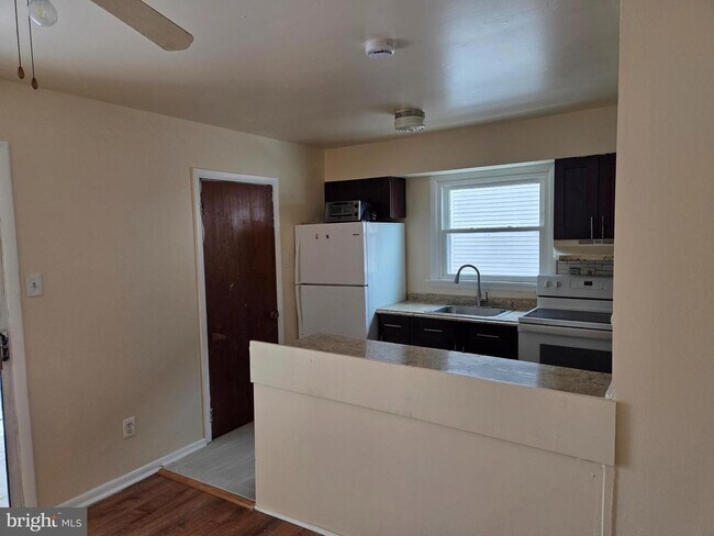 Foto del edificio - 15 W Plumstead Ave