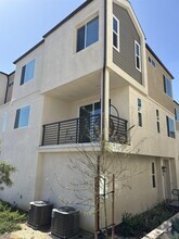 Building Photo - 796-796 Makani St