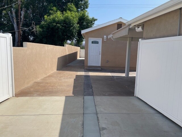 front view - 2615 Elizondo Ave