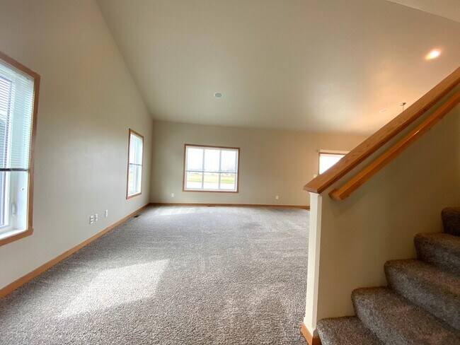Foto del edificio - Newer 3 Bedroom Home in South Moorhead!!