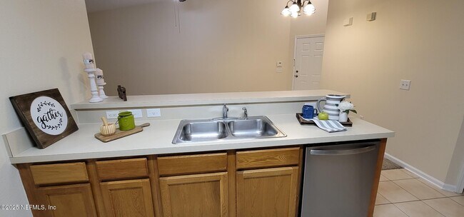 Building Photo - 6076 Maggies Cir