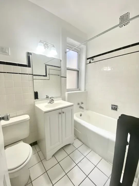 Foto del edificio - 1251 W Rosemont Ave
