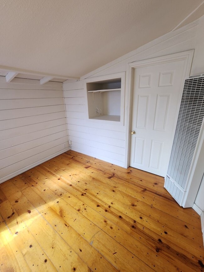 Building Photo - n17290