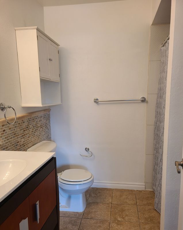 Foto del edificio - 19041 Rockwood Dr