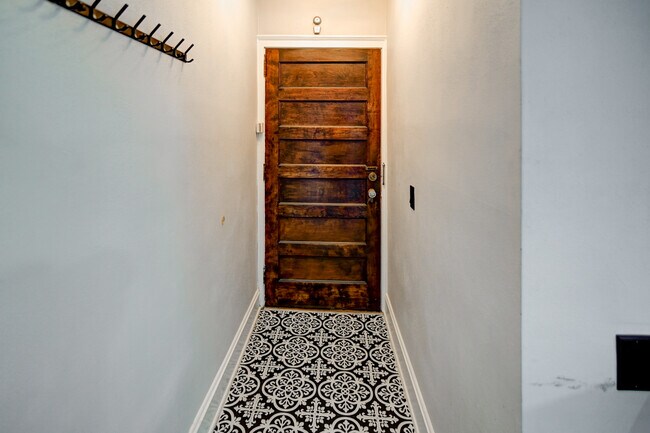 Entrada de la unidad - 15 E Gilman St