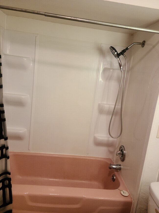 Foto principal - 3093 N Michigan Ave