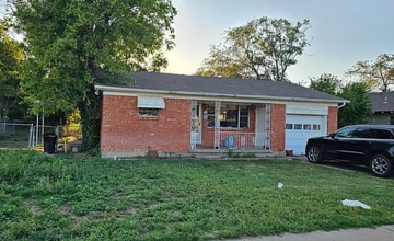 Building Photo - 504 S Fairmont St