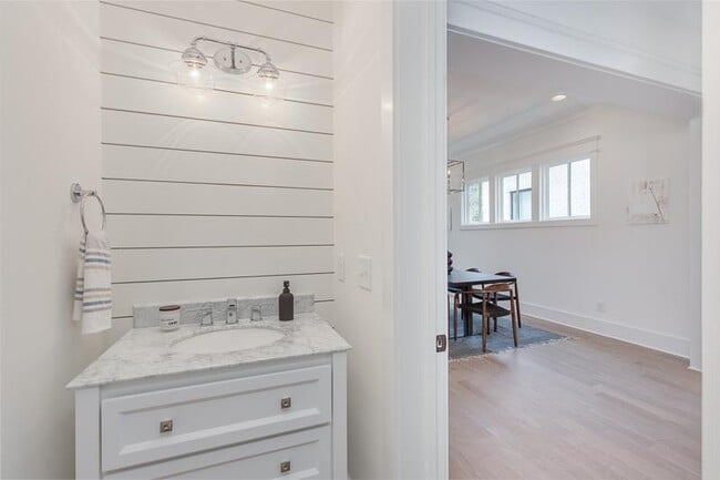 This photo is of a completed version of the same floor plan and same designer finishes - representative only. - 1945b Kimbark Dr