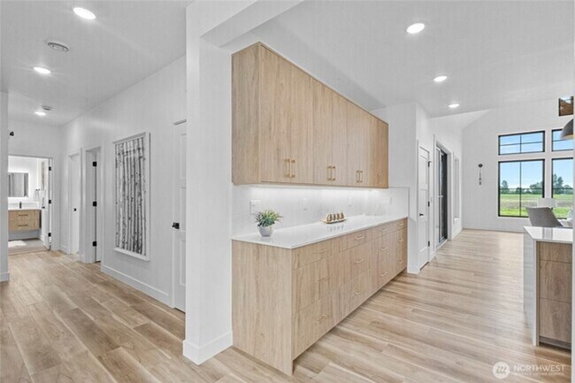 Foto del edificio - Brand NEW 3 Bedroom Condo for rent in Lynden!