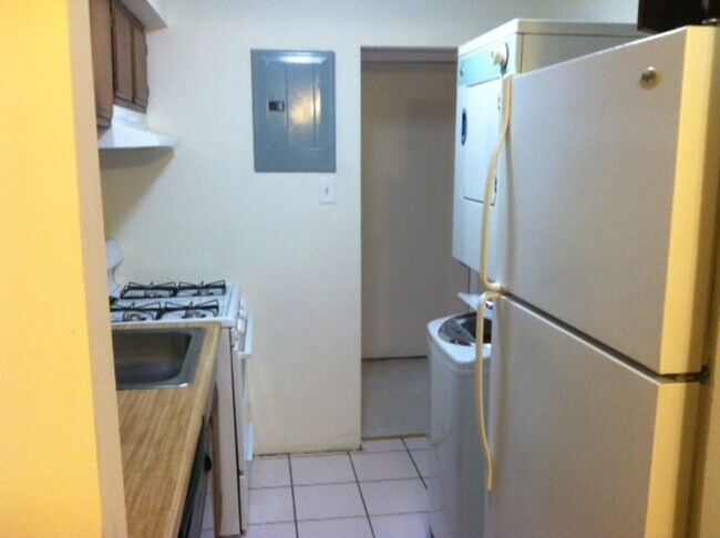 Building Photo - 3938 Stone Gate Dr