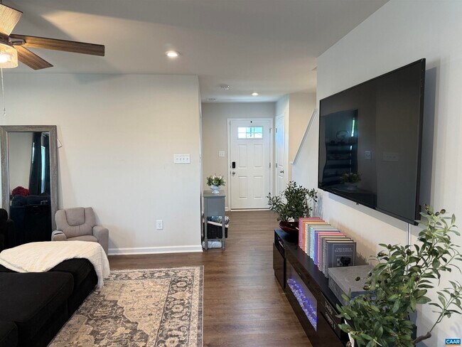 Foto del edificio - 109 Walsh Ln