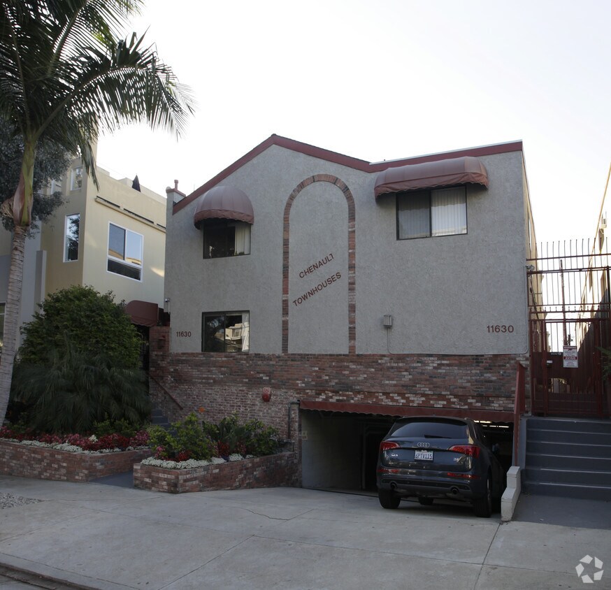Foto principal - Chenault Townhomes
