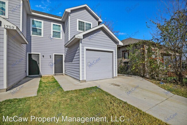 Building Photo - 2 br, 1.5 bath House - 1711 E. Tucker St.