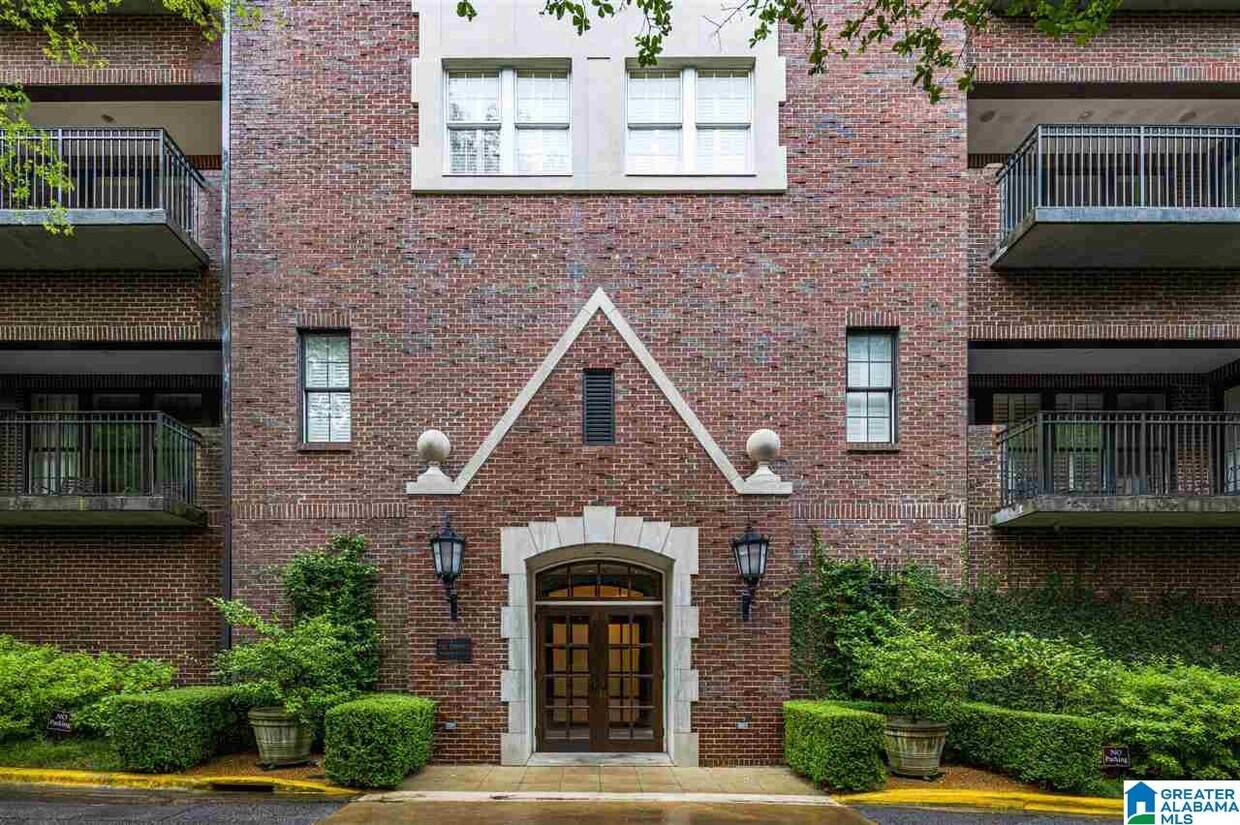 Primary Photo - 521 Olde English Ln