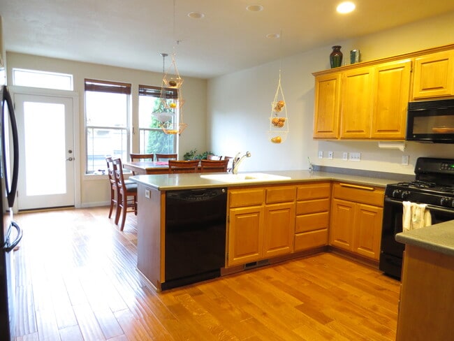 Building Photo - 2221 Dollarhide Way