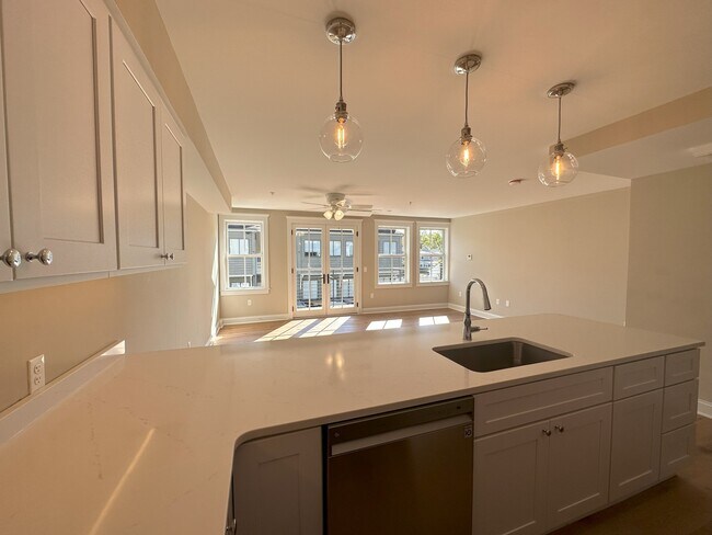 Living Space - 424 4th St