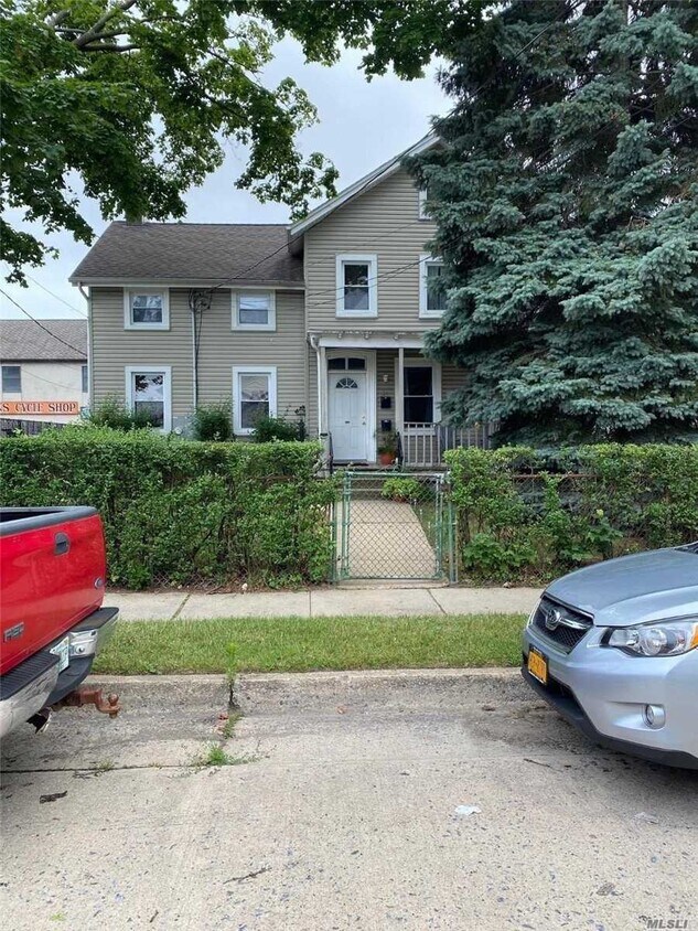 Primary Photo - 31 Hamilton Ave