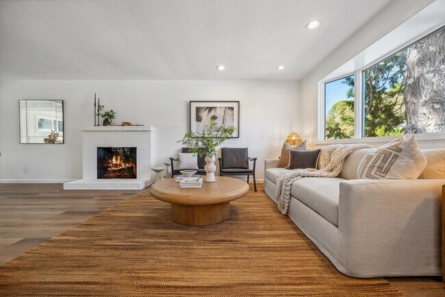 Foto del edificio - 3Bed/2Ba in Central Kentfield Location