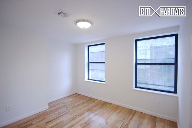 Building Photo - 1 Mott St