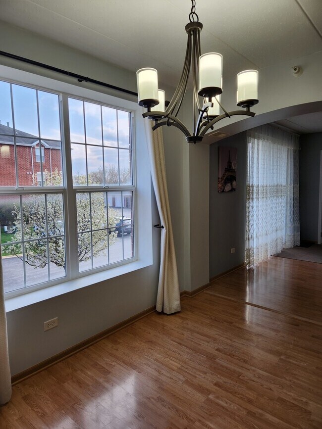 Foto del edificio - 9810 Liberty Cir