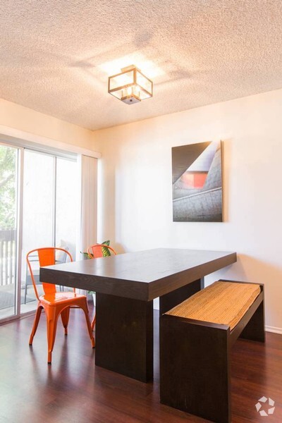 Dining area - 6050 Canterbury Dr