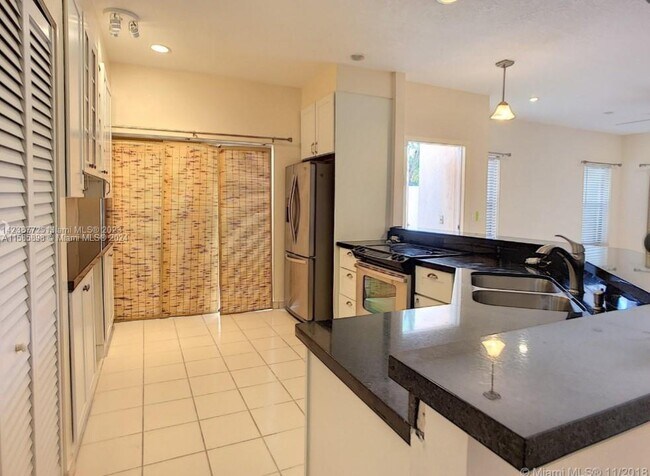 Building Photo - 701 SW 158th Terrace