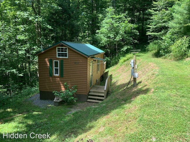 Building Photo - 493 Rainbow Mountain Rd